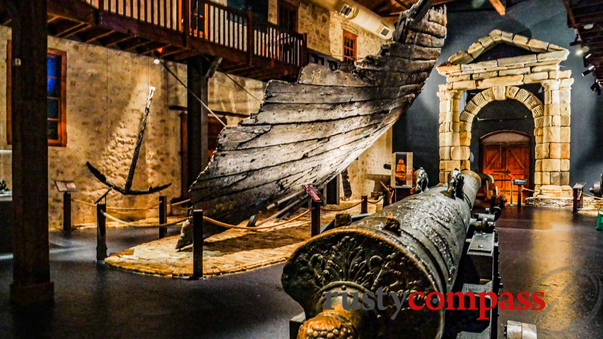 The 1628 wreck of the Batavia - Fremantle Shipwreck Museum